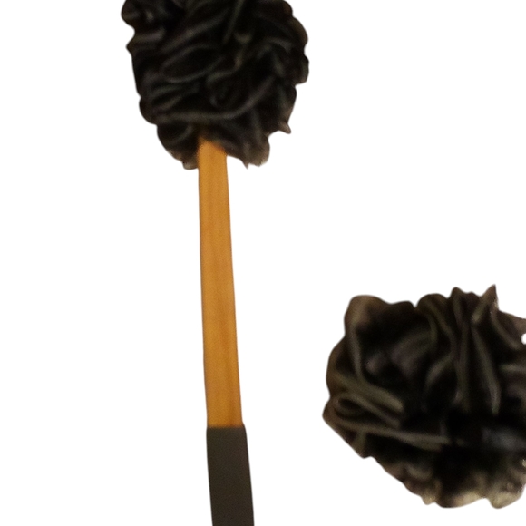 Toem -Loofah Brush 2 pc Set 17" Long Handled Charcoal Loofah & 1 Handheld Lóofah - Picture 2 of 8